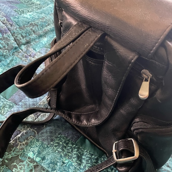 Black Leather Backpack Style Bag - Picture 5 of 7